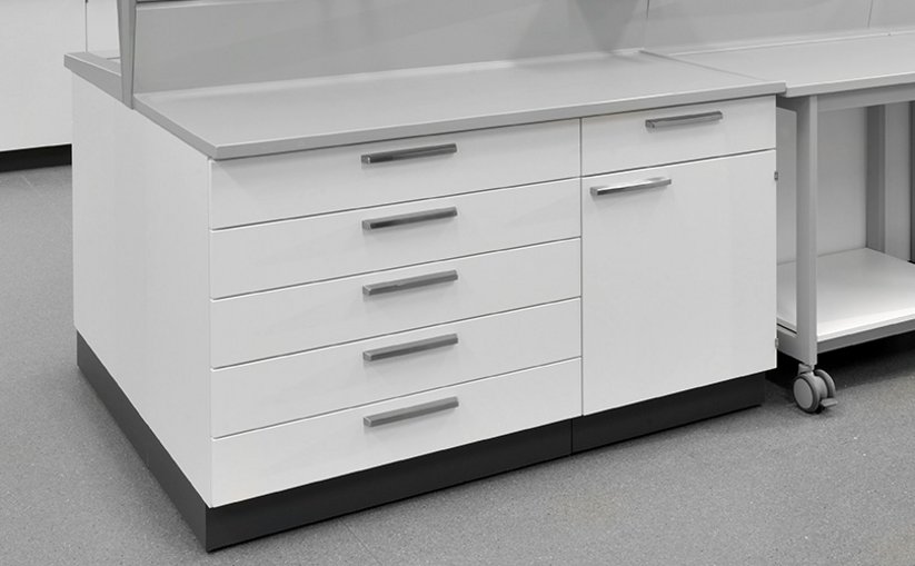 underbench cabinets on plinth