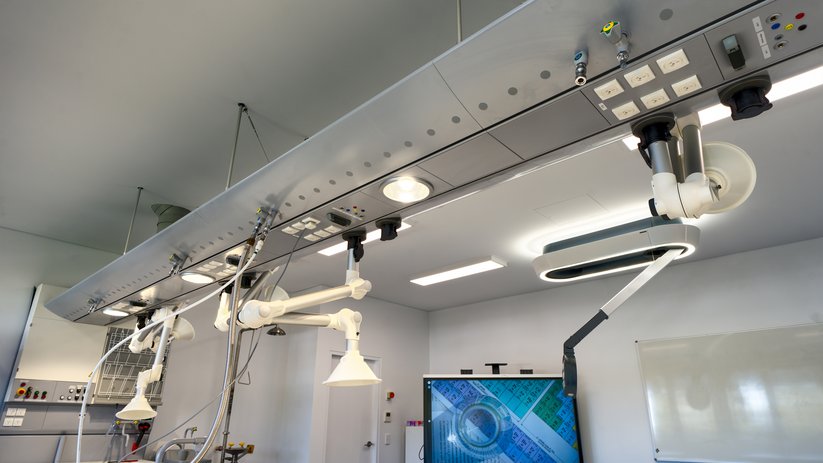 Media supply with mobile fume cupboards