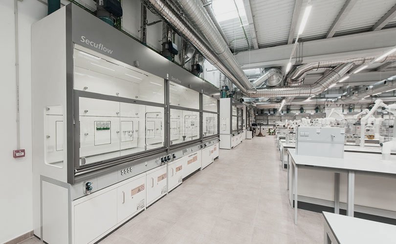Laboratory fume hoods