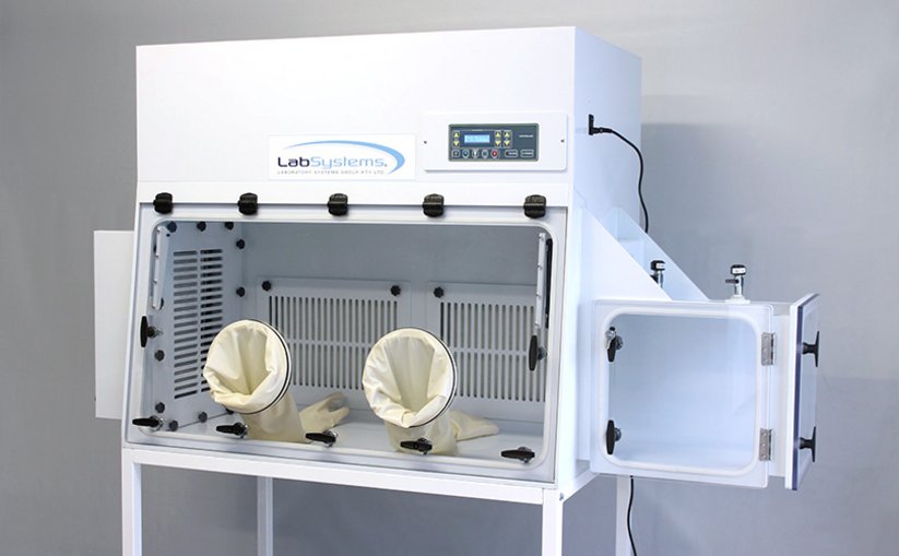 Freestanding laboratory containment glovebox