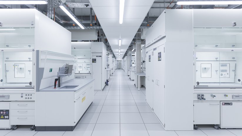 Laboratory with laboratory sink