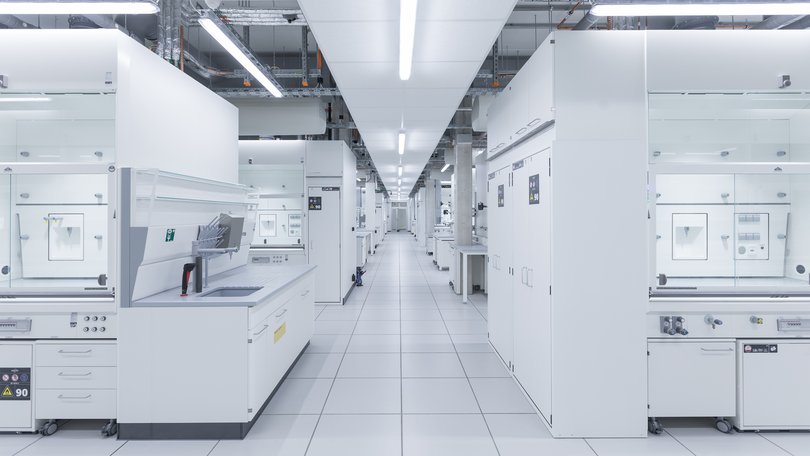 Laboratory with laboratory sink