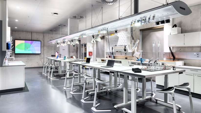 Modern & digital laboratory