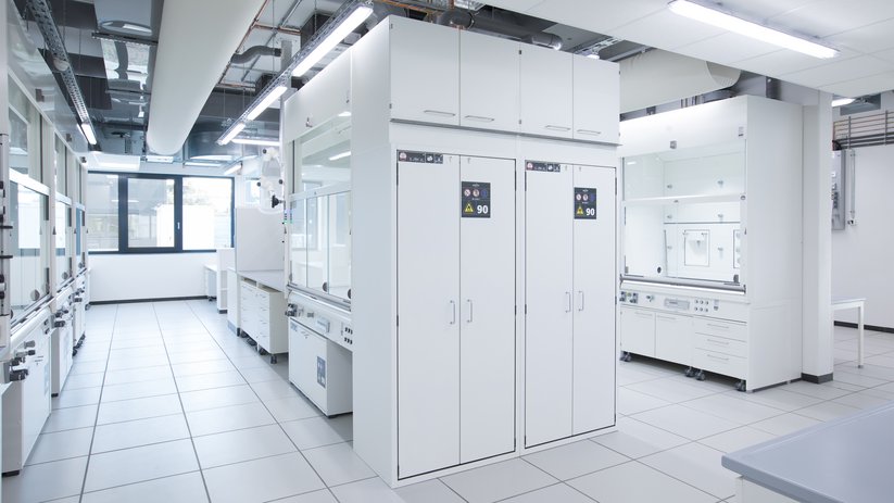 Laboratory cabinets